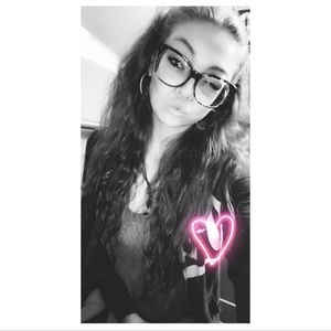 Meet your Posher, Tabitha